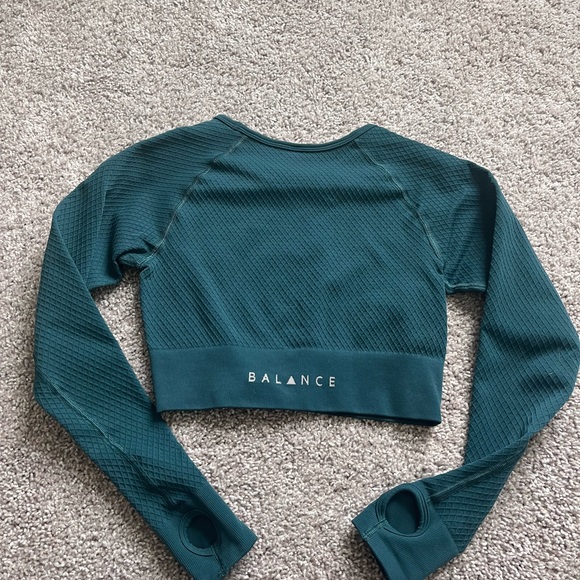 (TWO) Balance Athletica Long Sleep Crops - Picture 2 of 7